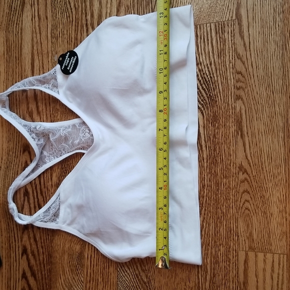 (M) Bundle of Two Athleisure Bras ❤ One NWT One Used ❤ Includes Removable Cups - Picture 10 of 10